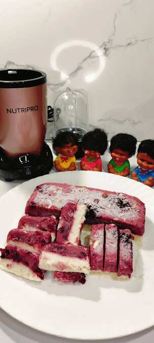 Creamy & Fruity Ice Cream (Banana & Beetroot Flavour)