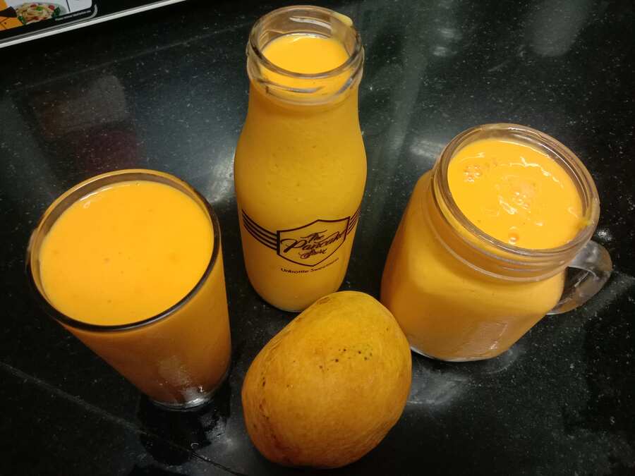 Mango milk shake