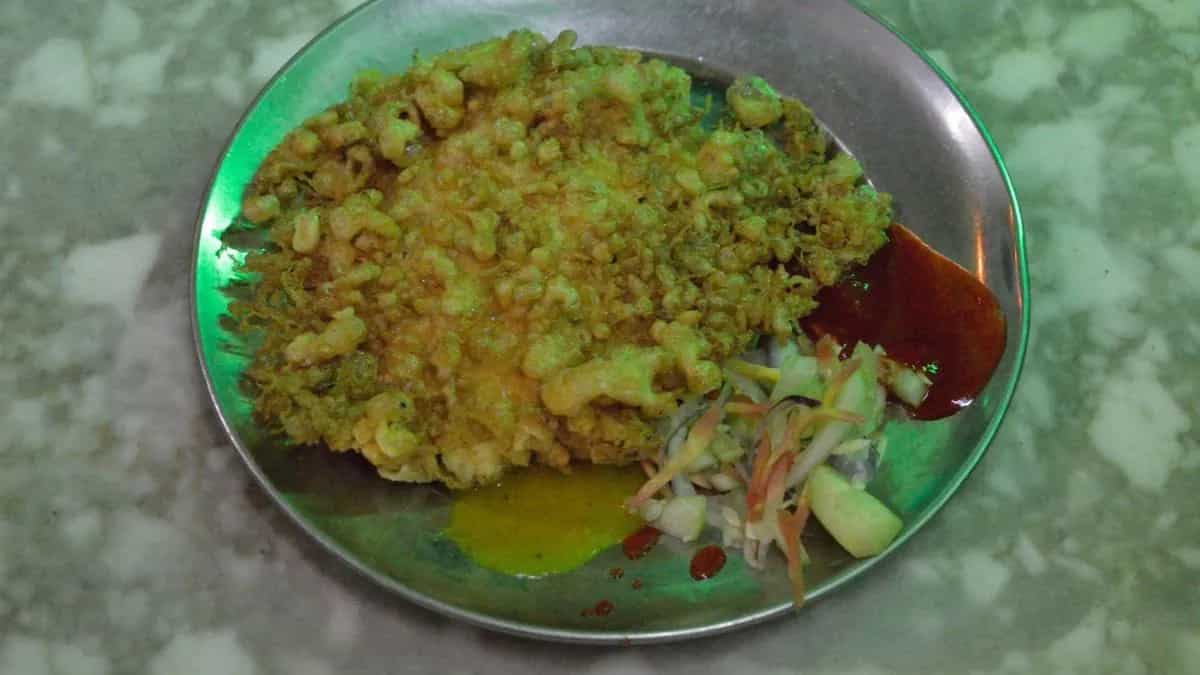 Kolkata-Style Chicken Kabiraji Cutlet: Crispy, Lacy Egg-Crusted Bengali Snack