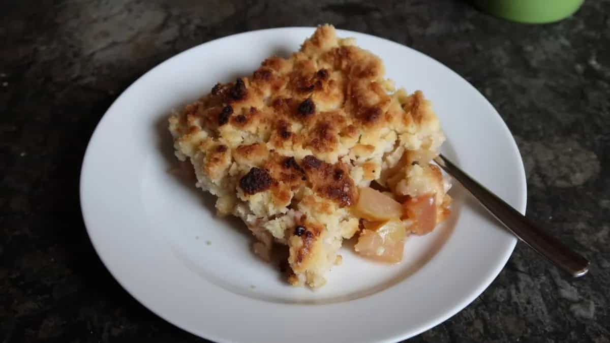 Classic Apple Crumble Recipe: Easy Baked Dessert With Cinnamon Apples