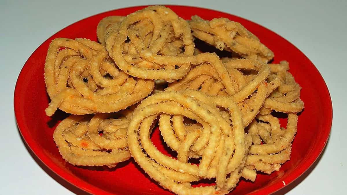 Instant Chakli Recipe: Crispy Maharashtrian Rice Flour Snack For Tea Time