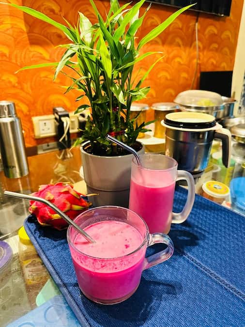 Vibrant Pink Dragonfruit Smoothie