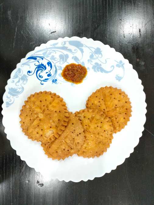 CHHAAK (Unsalted, large Matthi) 