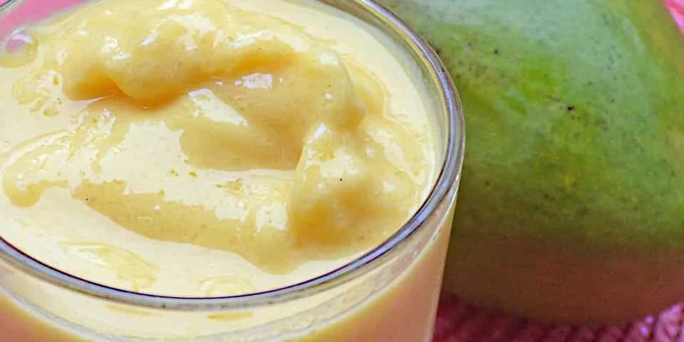 How to make Sugar-free Cardamom-mango Smoothie Recipe