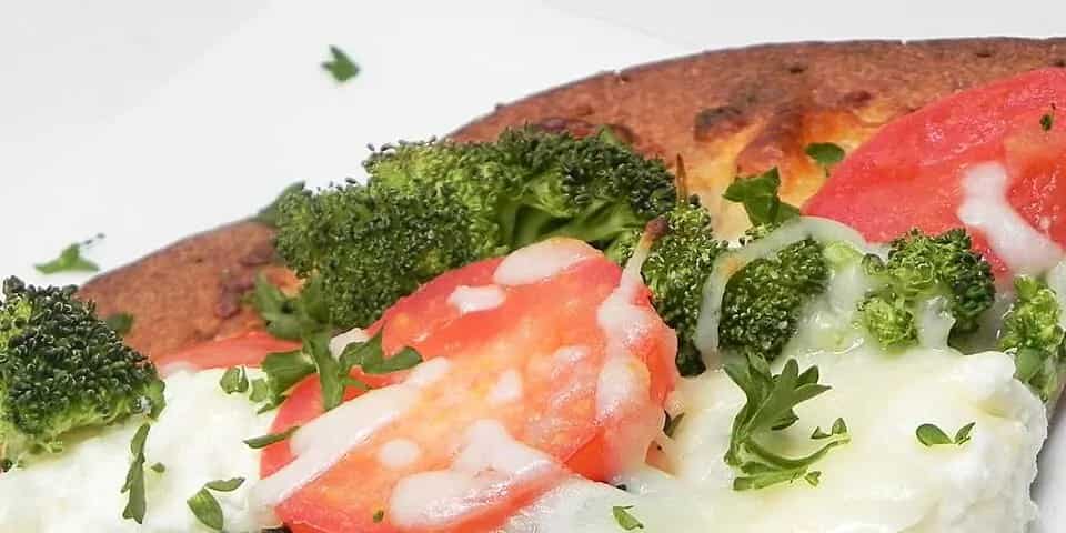 How to make White Pizza With Broccoli Recipe