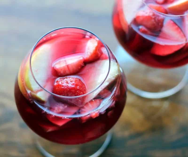 How to make Cranberry Red Wine Punch With Apples & Strawberries Recipe