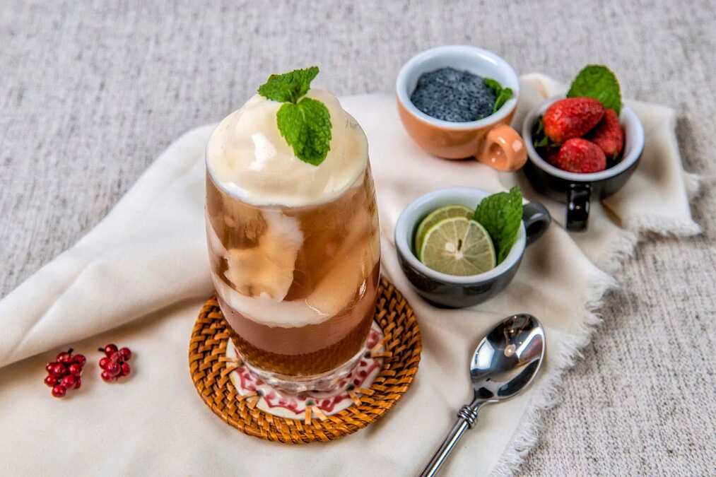 Es Teh Kelapa Muda Es Teh Kelapa Muda