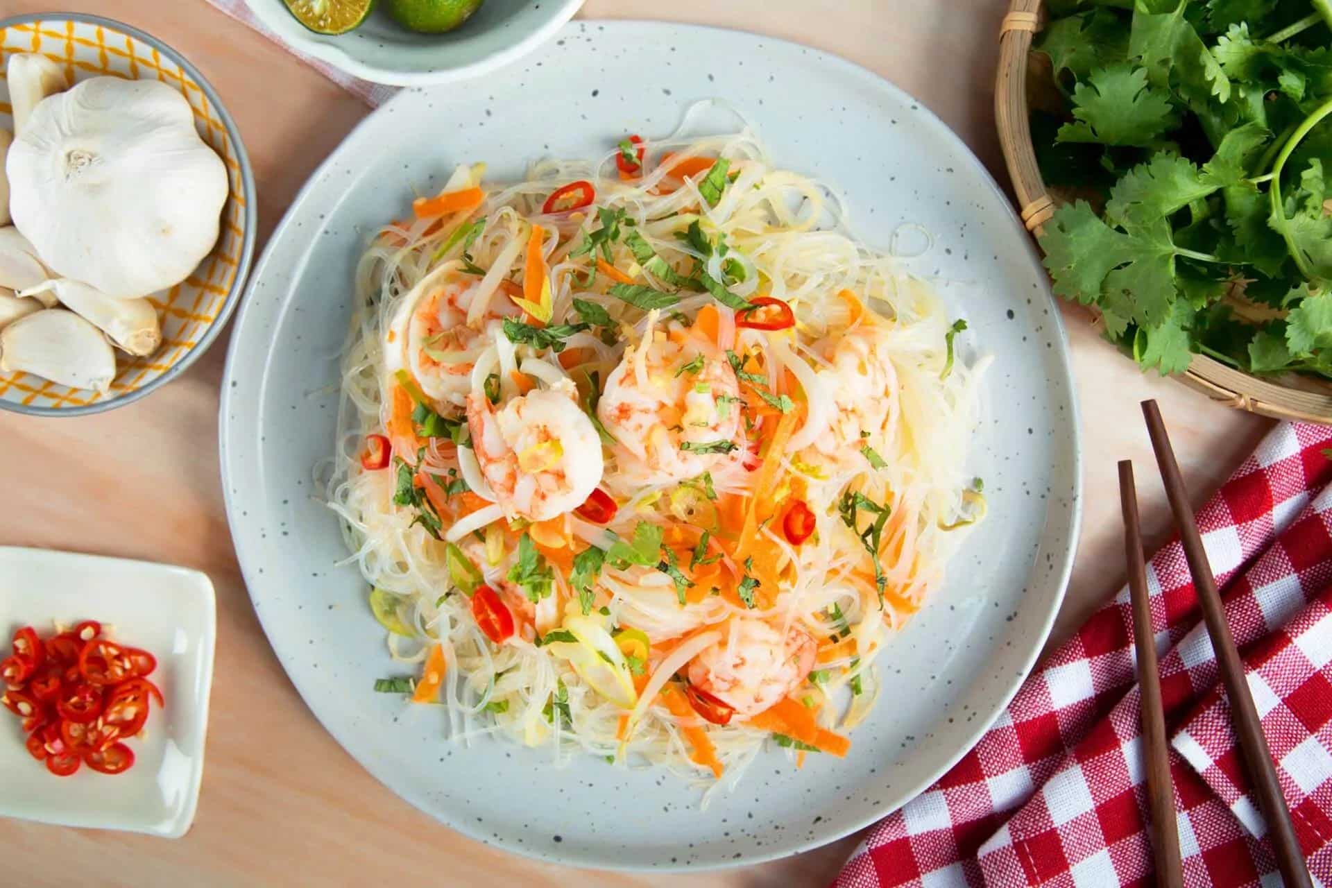 How to make Shrimps And Glass Noodles Salad Recipe