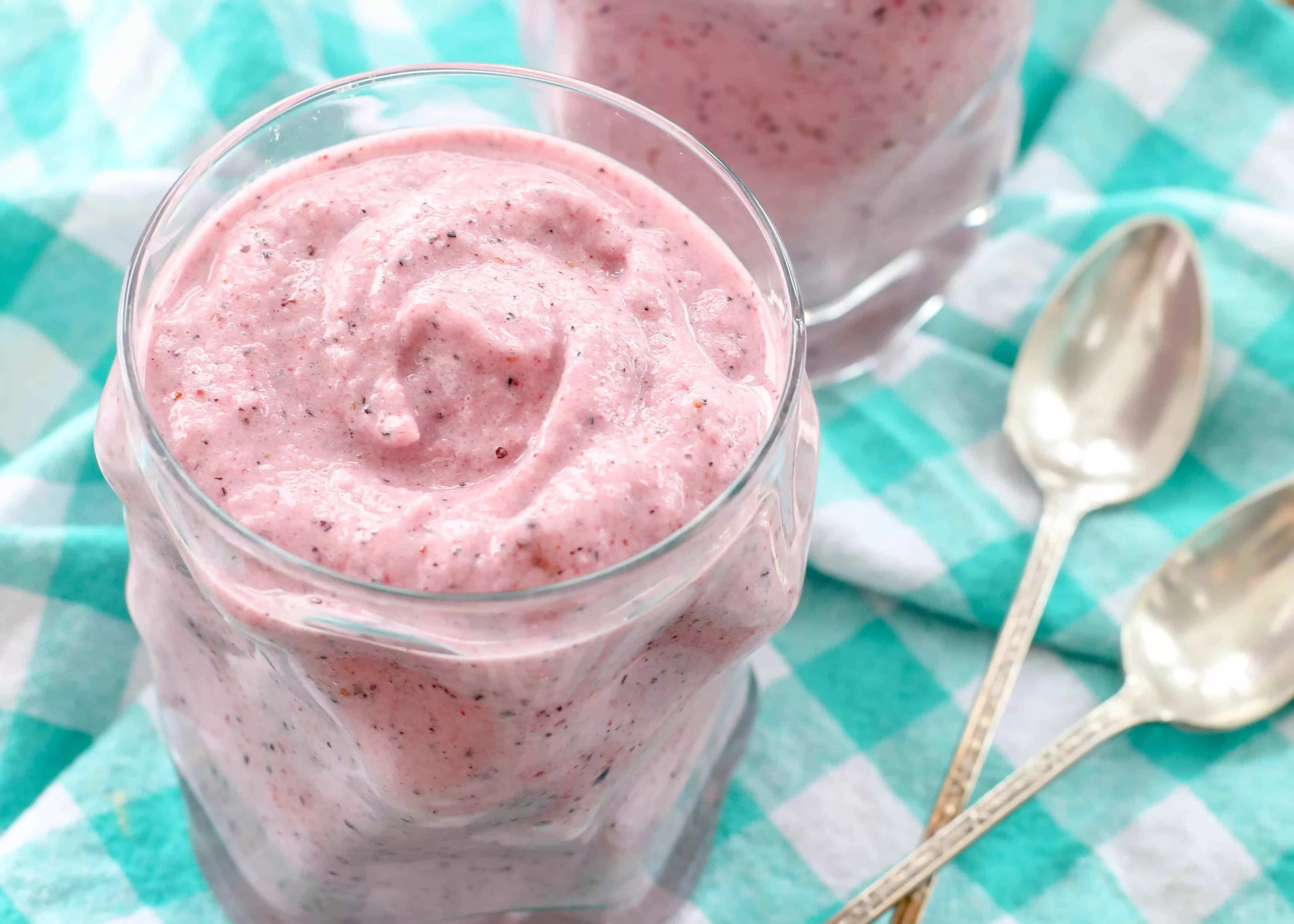 How to make Strawberry Blueberry Banana Smoothie Recipe
