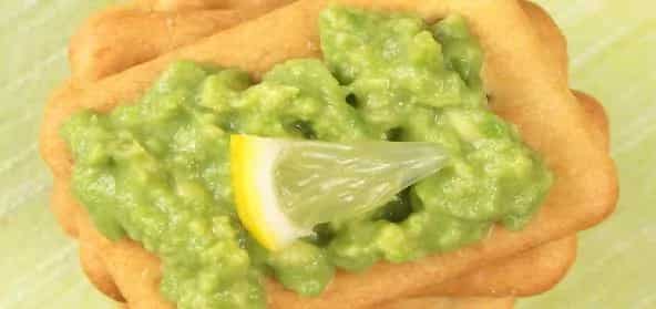 How to make Cheese Crackers With Avocado Recipe