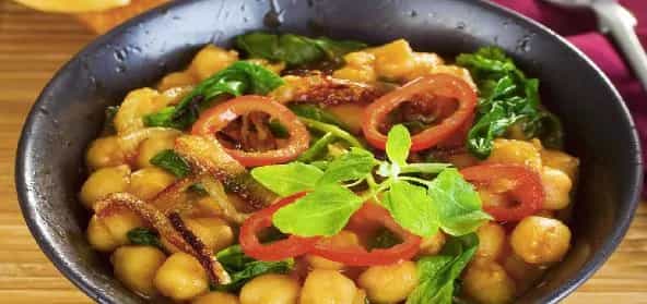 How to make Chole Masala With Capsicum Recipe