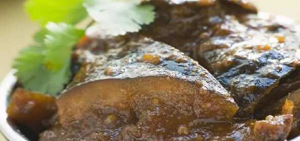 Coriander-Stuffed Brinjal