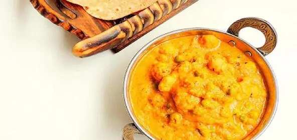 How to make Matar Makhana-puffed Lotus Seeds And Peas Gravy Recipe