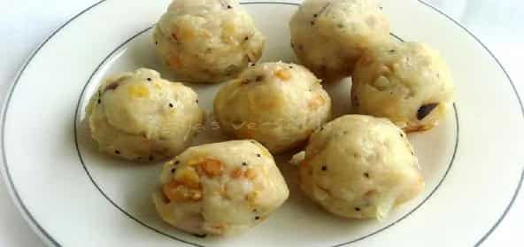 How to make Steamed Onion And Chickpeas Savoury Balls Recipe