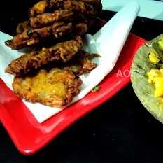 How to make Badaa Piaji (twice Fried Onions Fritters From Odisha) Recipe