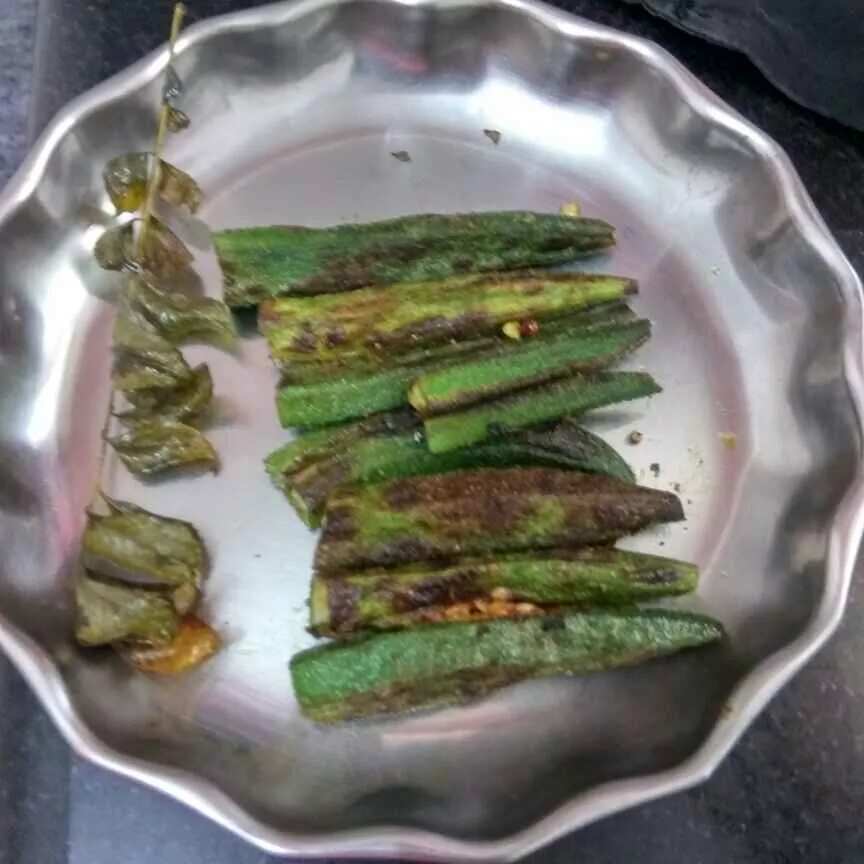 How to make Bhindi Tawa Fry Recipe