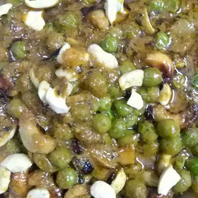 How to make Cashew Peas Curry (kaju Muttor Curry) Recipe