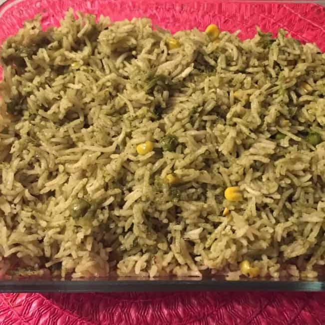 How to make Coriander Chutney Pulao With Green Peas And Corns Recipe