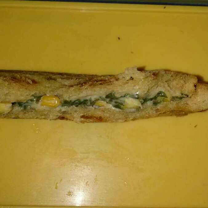 Creamy Palak Corn Sandwich