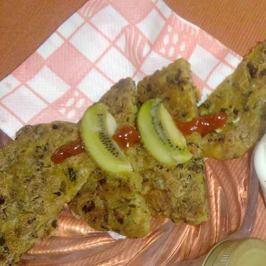 How to make Healthy Flaxseed And Almond Thepla Recipe