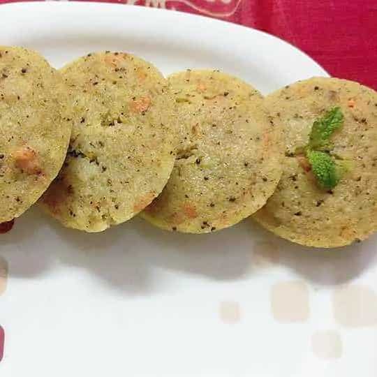 How to make Healthy Oats Idli In Microwave Recipe