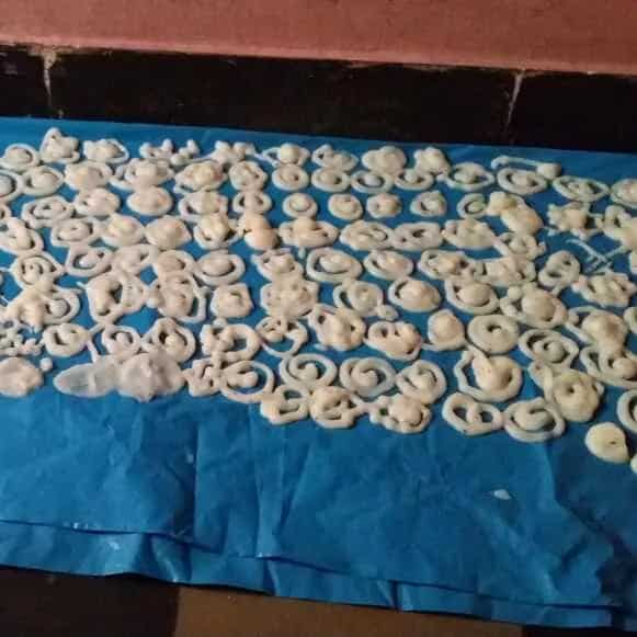 How to make Homemade Rice Badiyan/vadi (chawal Ke Badiyan) Recipe