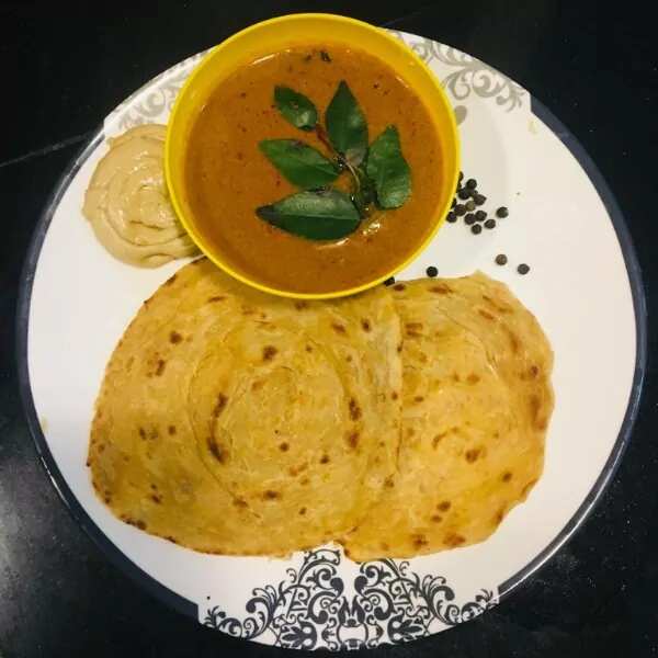 Hot Wheat Parotta Nd Veg Salna