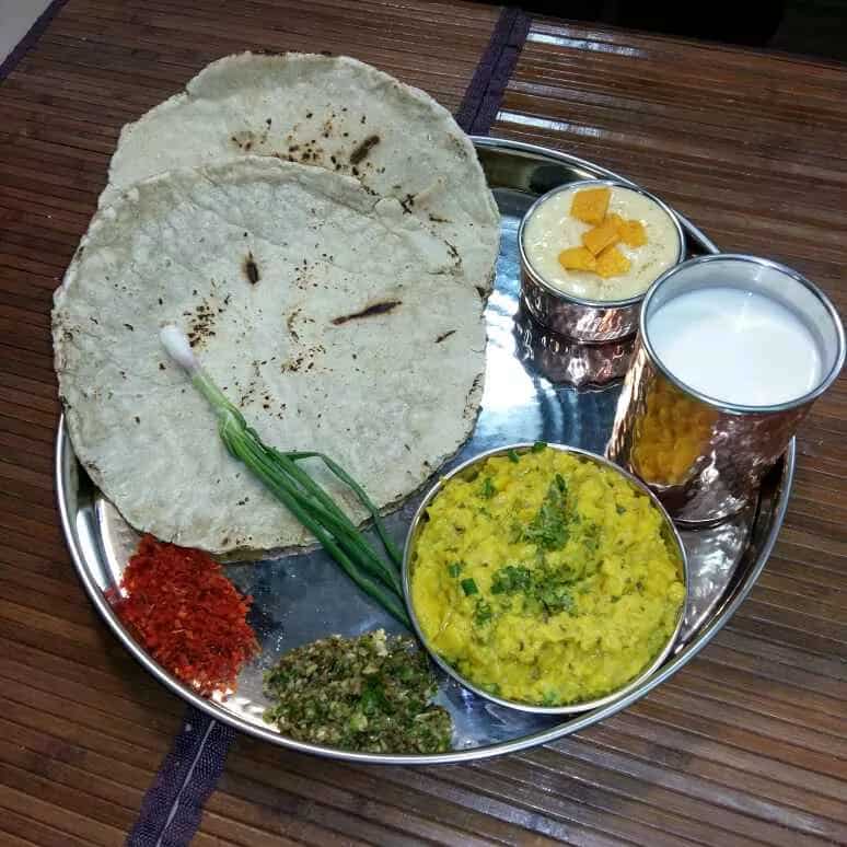 How to make Jowar Roti (ज्वारीची भाकरी) Recipe