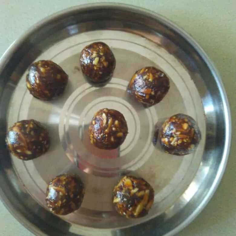 How to make Khajoor Ladoo Or Dates Chocolate Recipe