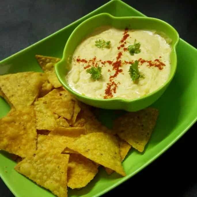 How to make Nachos With Hummus Recipe