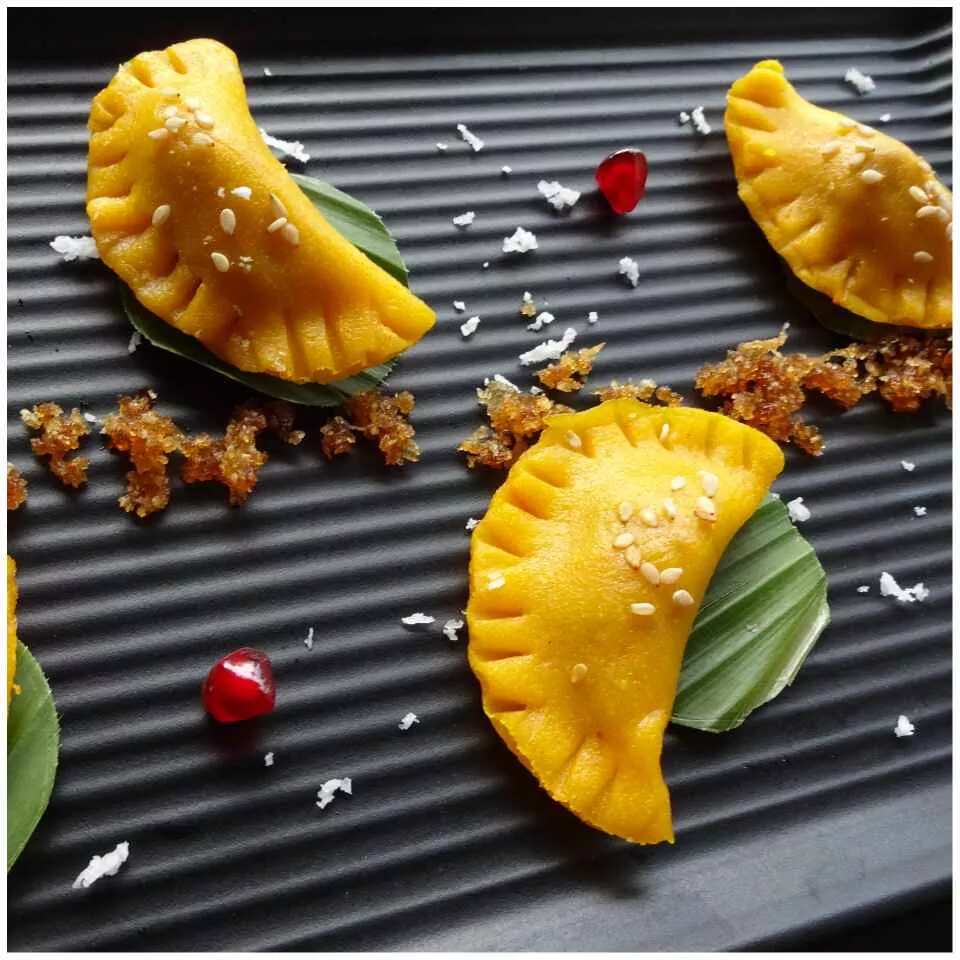 How to make Nevri/steamed Karanji (carrotturmeric Flavoured) Recipe