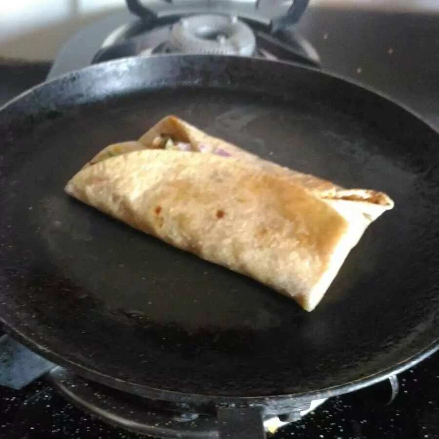 How to make Paneer Pizza Wrap Recipe