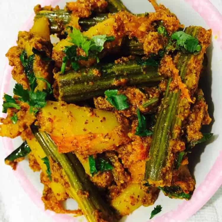 How to make Potato Drumstick In Mustard Paste Recipe