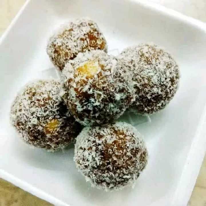 How to make Roti Dates Nuts Ladoos Recipe