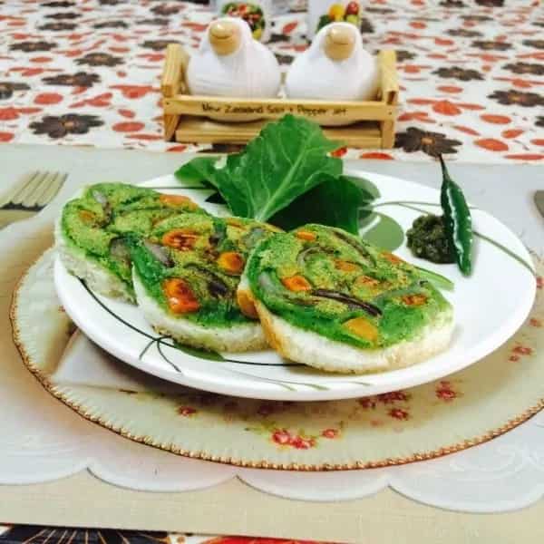 How to make Spinach Uttapam With Mint Chutney Recipe