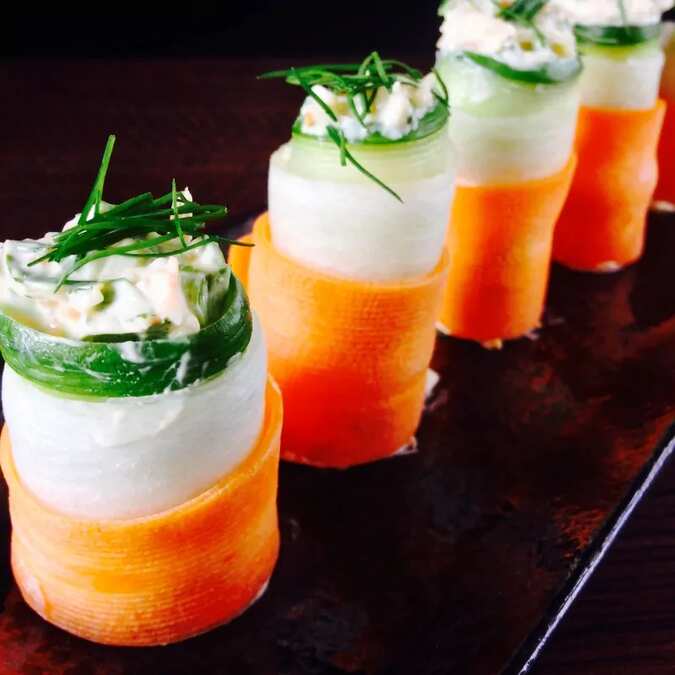 Tricolor salad rollups