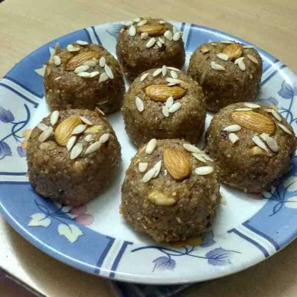 How to make Urad Dal Ki Pinni Recipe