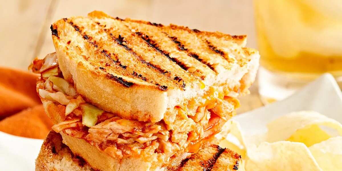 BBQ Chicken And Smoked Cheddar Sandwiches