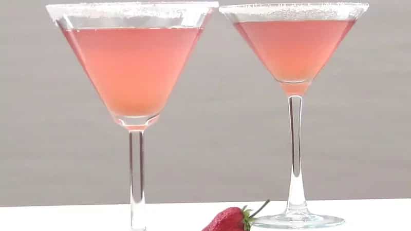 How to make Strawberry Rhubarb Pie Martini Recipe