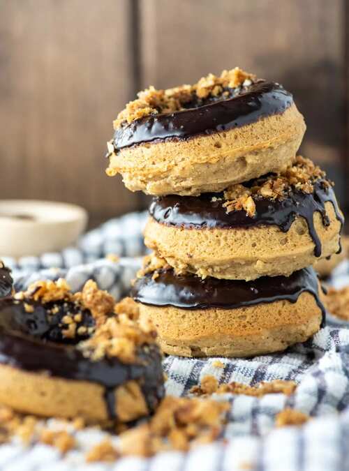 Almond Butter Donuts With Mocha Almond Streusel