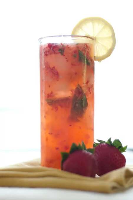 Strawberry Smash Cocktail