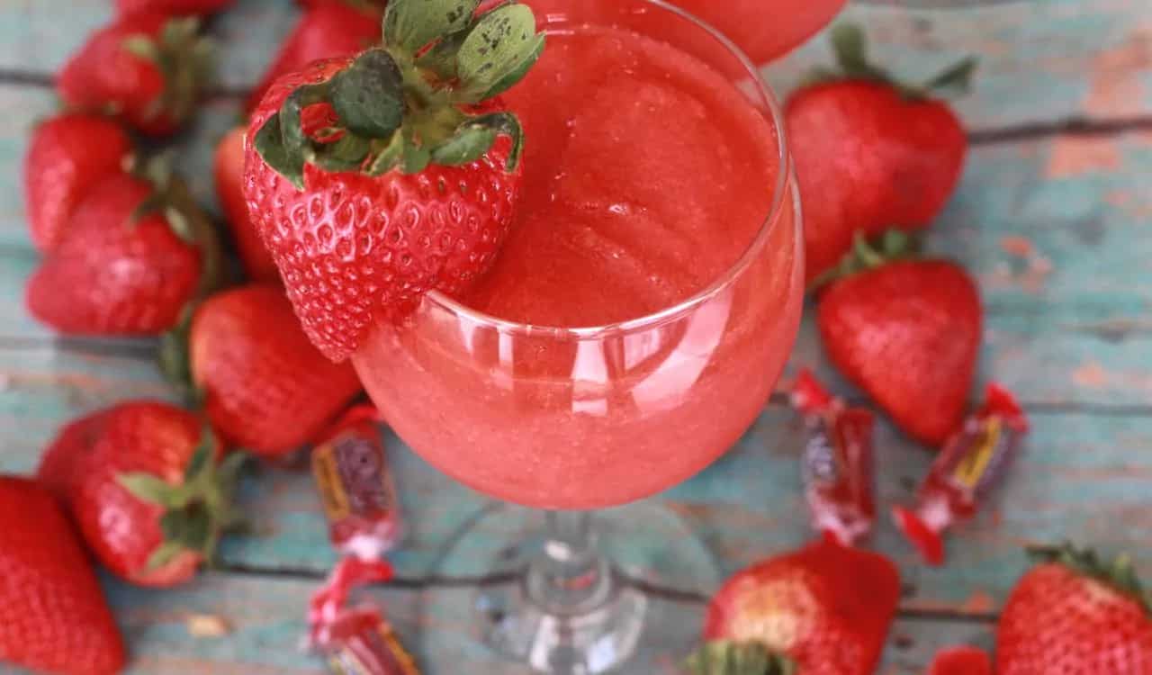 How to make Strawberry Jolly Ranch Wine Slushies Recipe