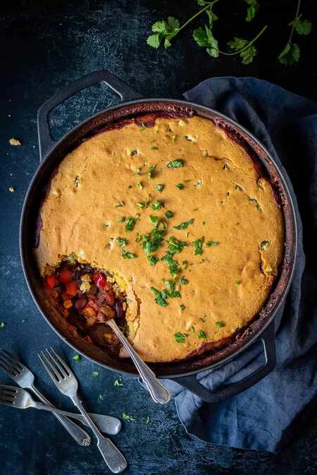 Vegan Chilli Cornbread Pie