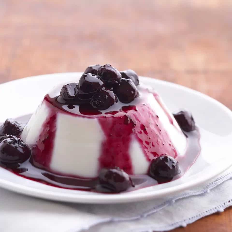 How to make Almond Panna Cotta With Blueberry Sauce Recipe