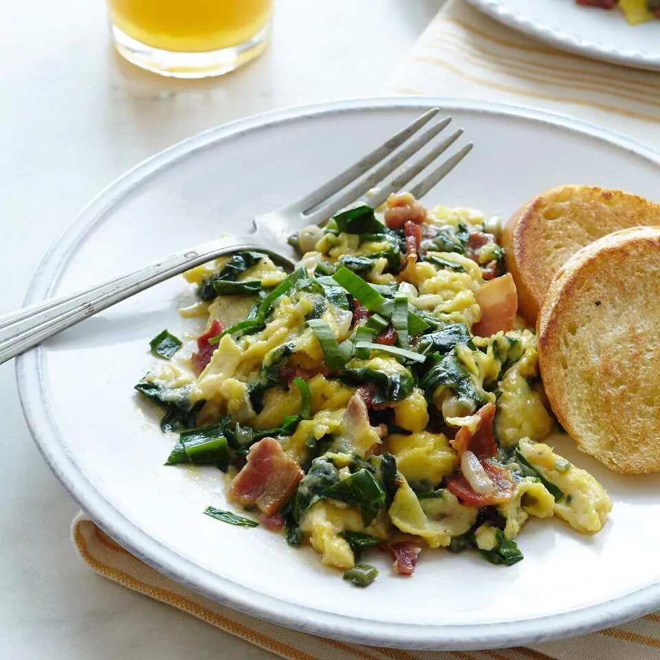 How to make Scrambled Eggs With Ramps & Bacon Recipe