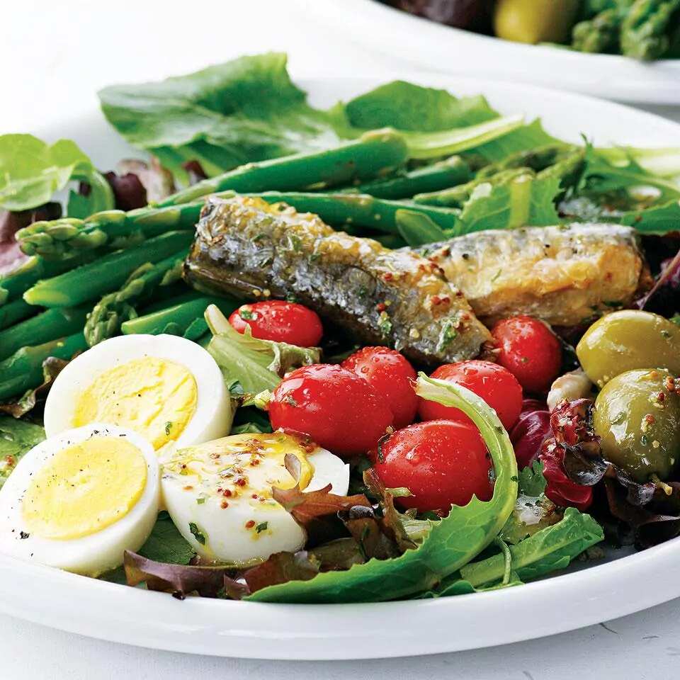 How to make Spring Salad With Tarragon Vinaigrette Recipe