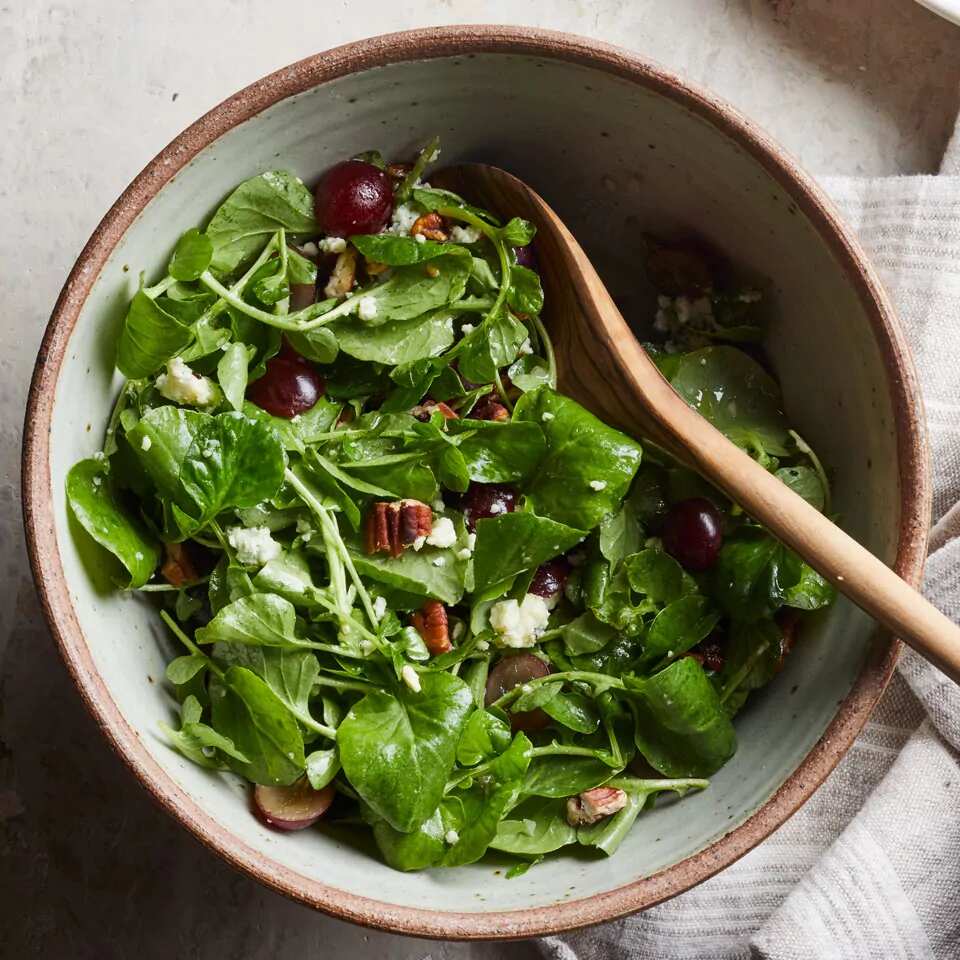 How to make Watercress Salad With Grapes Blue Cheese &amp; Pecans Recipe