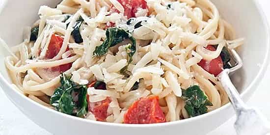 How to make Spaghetti With Spinach, Tomatoes And Goat Cheese Recipe