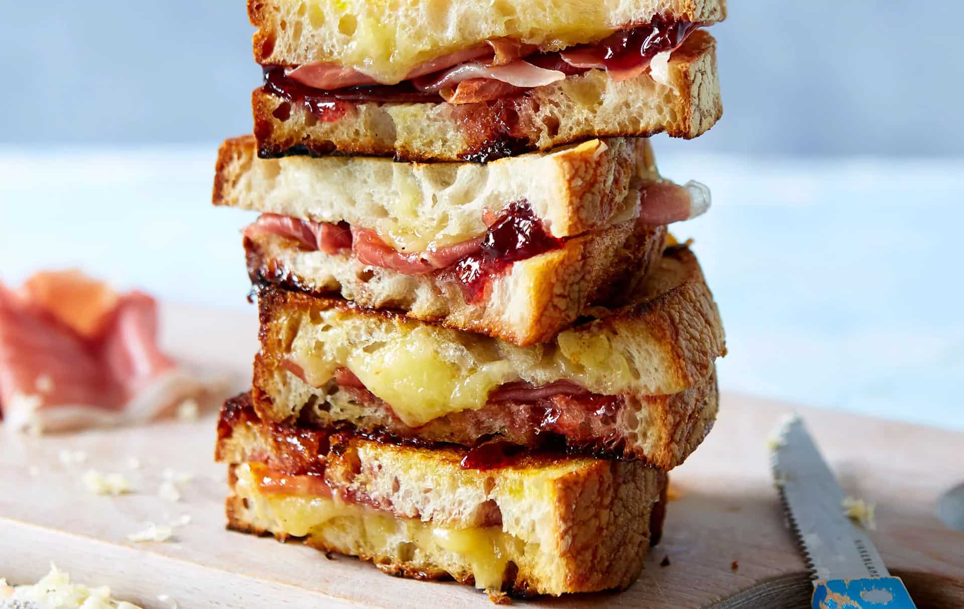 How to make Cranberry And Cheese Toastie Recipe