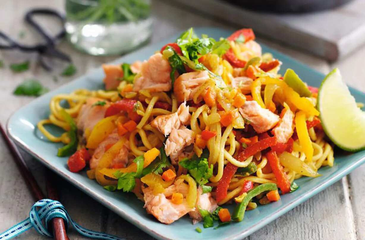 How to make  Spicy Hot-smoked Salmon Noodles Recipe